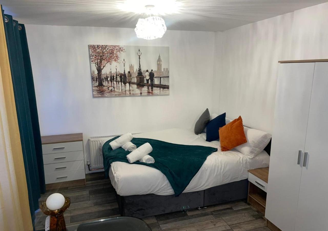 Private Room In London Enfield With Parking Eksteriør bilde