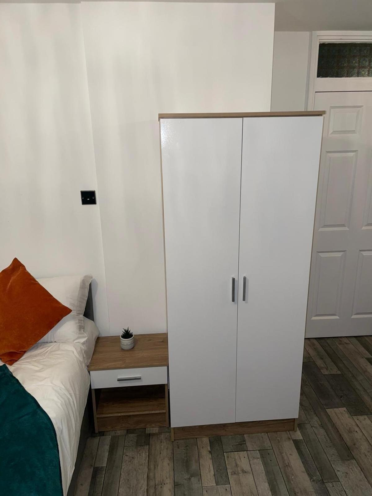 Private Room In London Enfield With Parking Eksteriør bilde